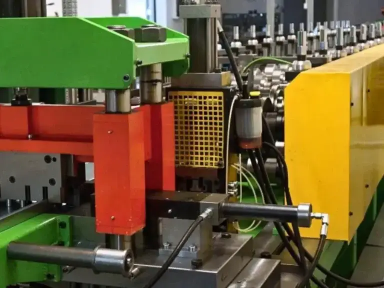 Výrobní linka na policové regály VARIMO